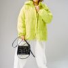 Яркая куртка в салатовом цвете 💚
