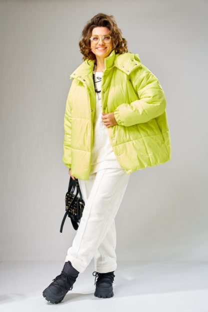 Яркая куртка в салатовом цвете 💚