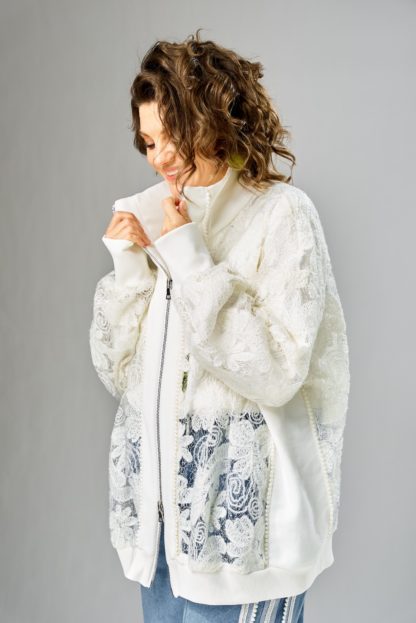 Кружевной бомбер