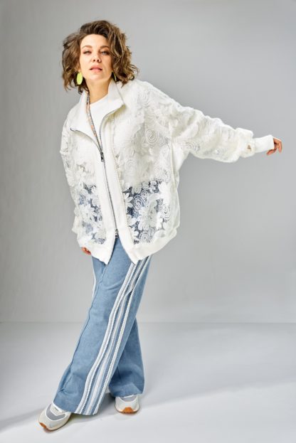 Кружевной бомбер