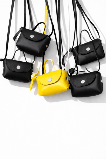 Минисумочка в среднем размере